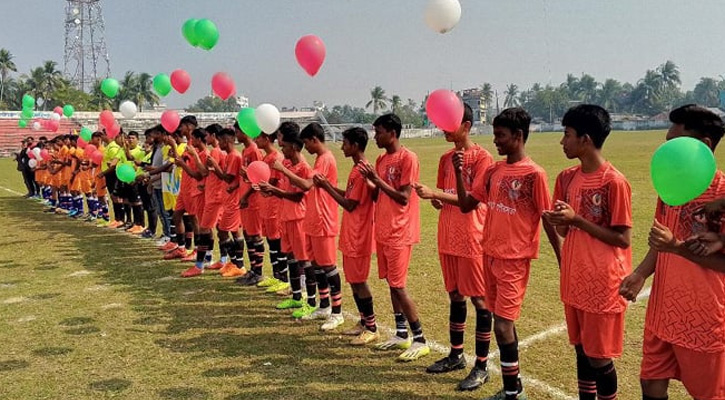 বাগেরহাটে অনূর্ধ্ব-১৭ গোল্ডকাপ ফুটবল টুর্নামেন্ট শুরু