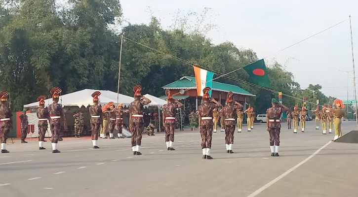 পঞ্চগড়ে বিজিবি দিবস উপলক্ষে বিজিবি-বিএসএফের যৌথ প্যারেড