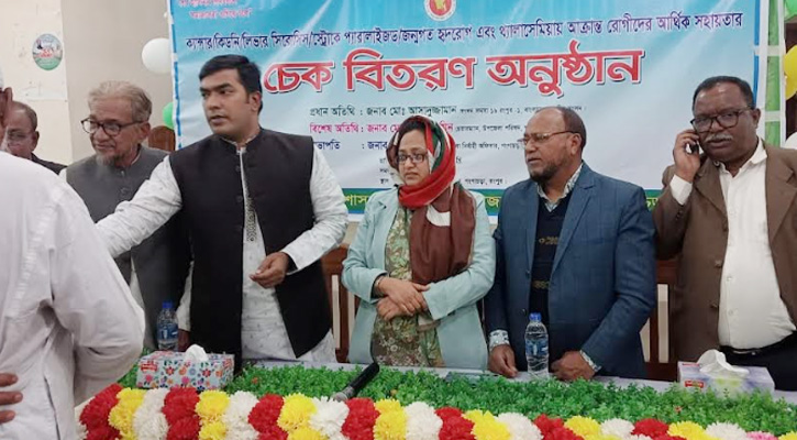 গঙ্গাচড়ায় সমাজসেবা অধিদপ্তর কর্তৃক অনুদান চেক প্রদান