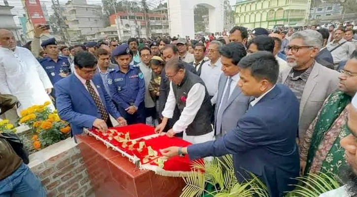 ফরিদপুরে ‌বঙ্গবন্ধুর ম্যুরাল ‍‍`পিতা‍‍` এবং ‍‍`মুজিব মঞ্চ‍‍` এর  উদ্ধোধন