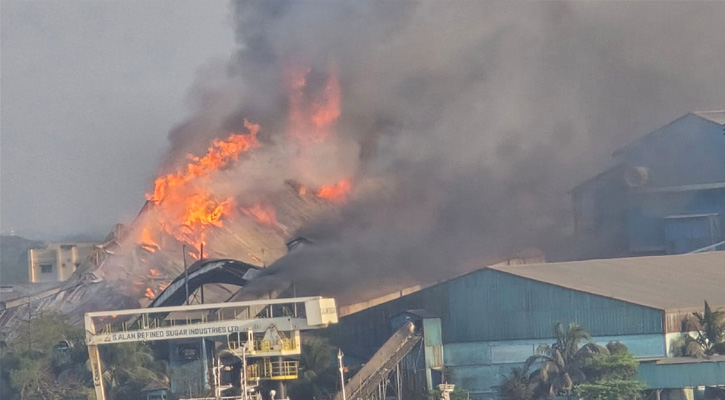 চট্টগ্রামে সুগার মিলে আগুন, নিয়ন্ত্রণে ১২ ইউনিট