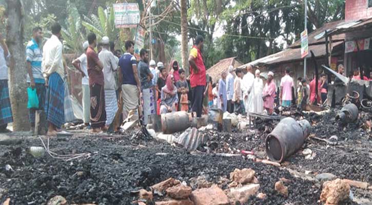 ইন্দুরকানীতে ওয়ার্ড আ.লীগ কার্যালয় সহ তিনটি দোকান পুড়ে ছাই