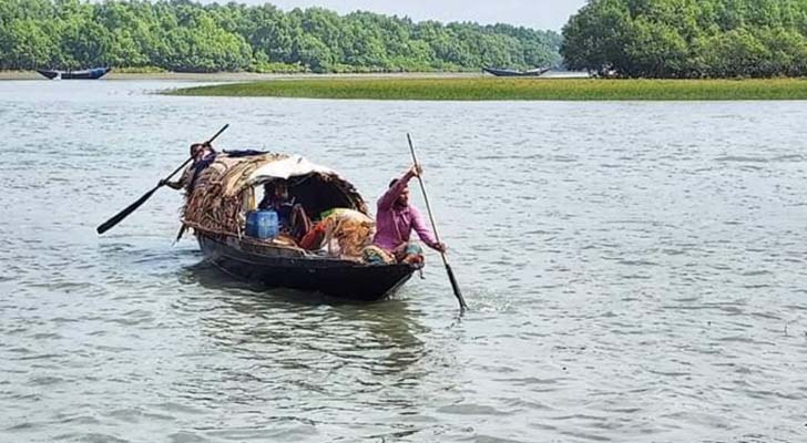 মৎস্য আহরণে জেলেদের পদচারণায় মুখরিত সুন্দরবন