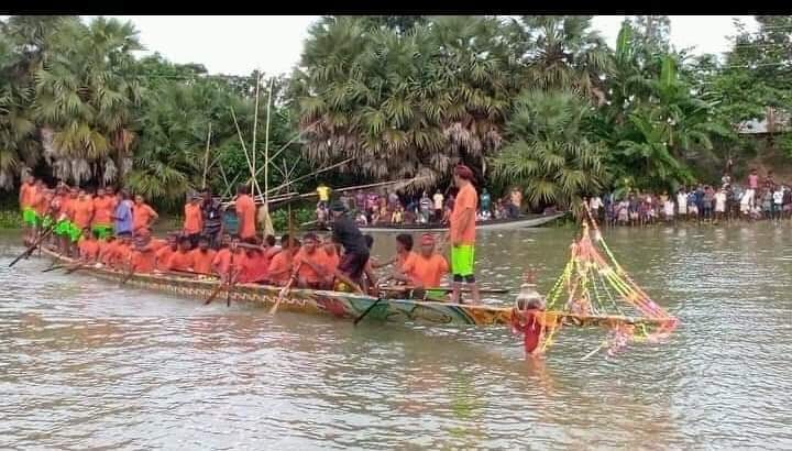 মান্দায় নৌকা বাইচ প্রতিযোগীতা অনুষ্ঠিত