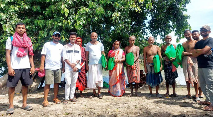 বন্যাকবলিতদের সহায়তায় থার্ড আই‍‍`র অস্থায়ী আশ্রয় নির্মাণ কার্যক্রম