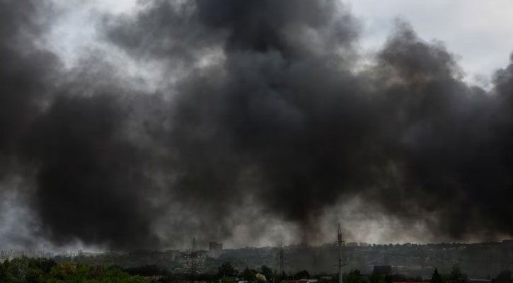 ইউক্রেনের জ্বালানি স্থাপনায় রুশ হামলা